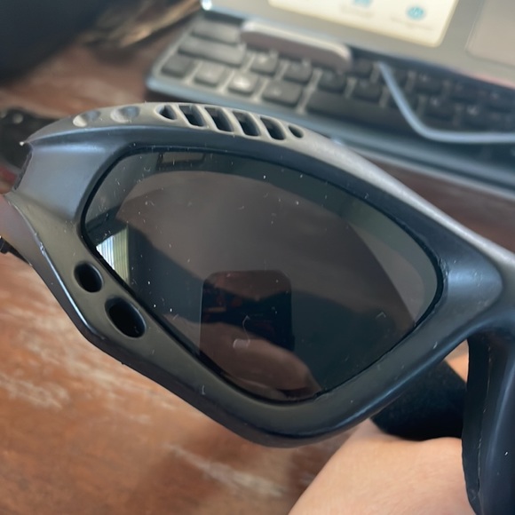 Black wrap around safety googles tinted with adjustable strap - Picture 5 of 10